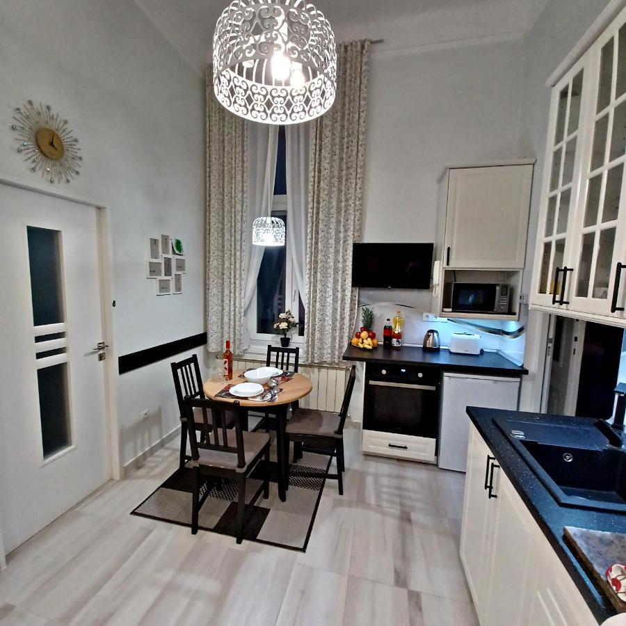 Palace3 Apartman *